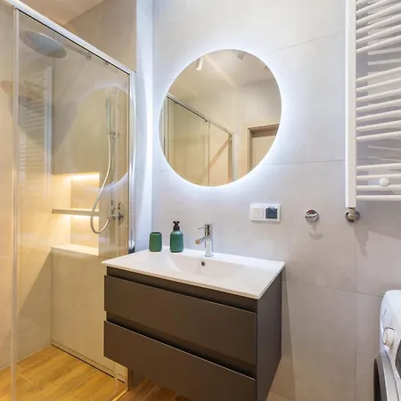Laba Kollataja Z Parkingiem Apartman