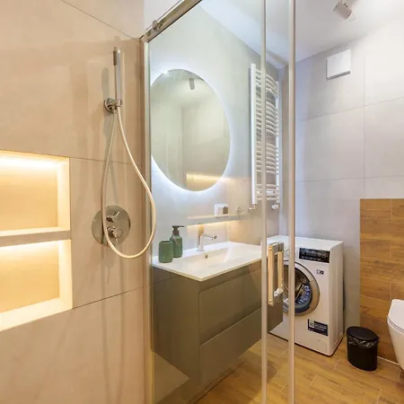 Laba Kollataja Z Parkingiem Διαμέρισμα