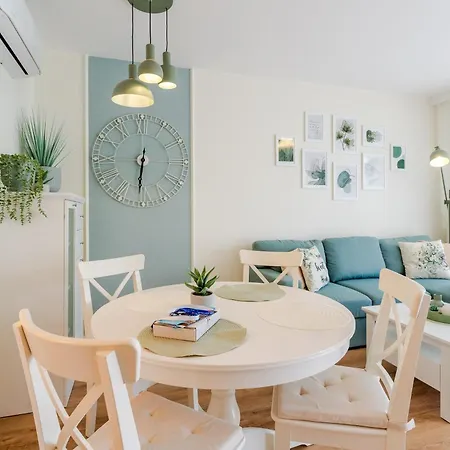 Laba Kollataja Z Parkingiem *