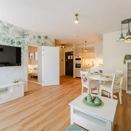 Laba Kollataja Z Parkingiem