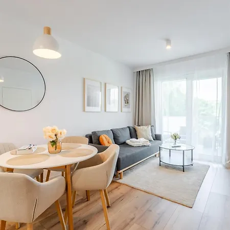 Laba Kollataja Z Parkingiem Appartamento