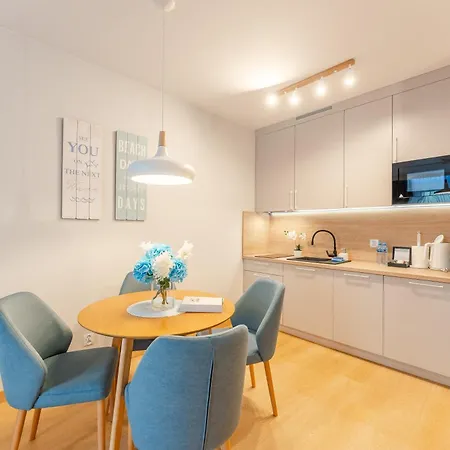 Laba Kollataja Z Parkingiem Διαμέρισμα