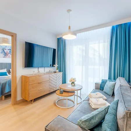 Laba Kollataja Z Parkingiem Apartament *