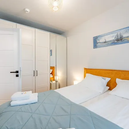 Laba Kollataja Z Parkingiem Apartament *