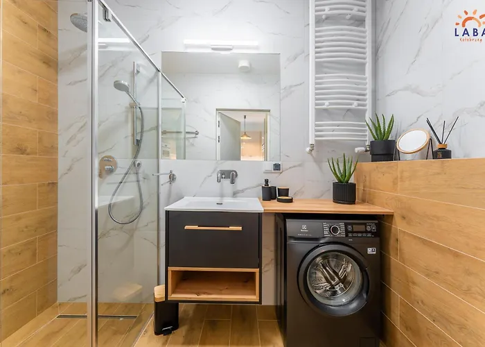 アパート Laba Kollataja Z Parkingiem コウォブジェク