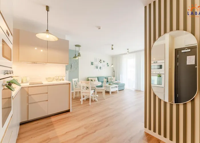 アパート Laba Kollataja Z Parkingiem コウォブジェク