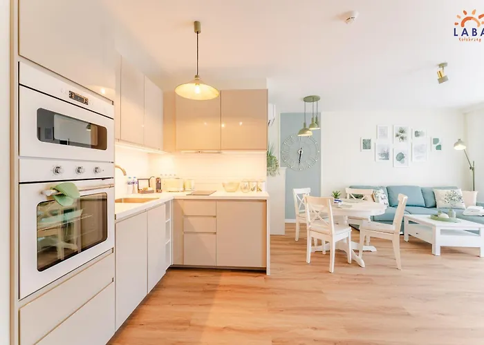 アパート Laba Kollataja Z Parkingiem コウォブジェク